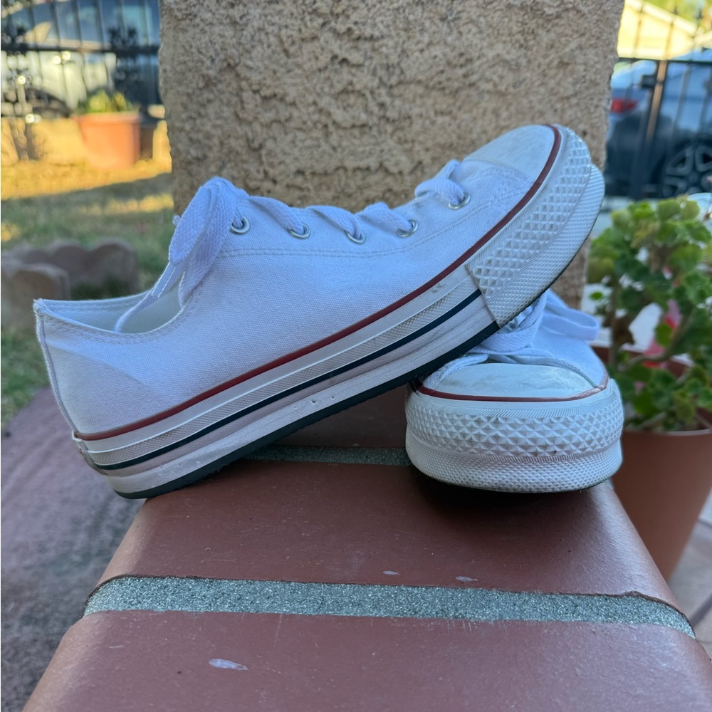 Converse Girls’ Chuck Taylor All Star EVA Lift OX (Size 6)